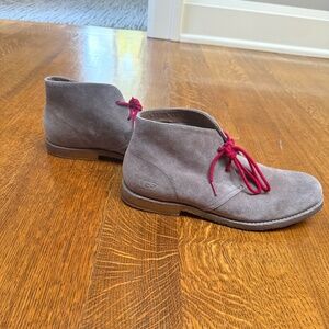 UGG Men's Leighton Chukka Boot Gray and Red Boots size 10.5